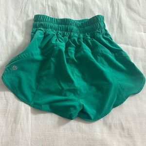 LULULEMON Kelly Green Shorts size 0